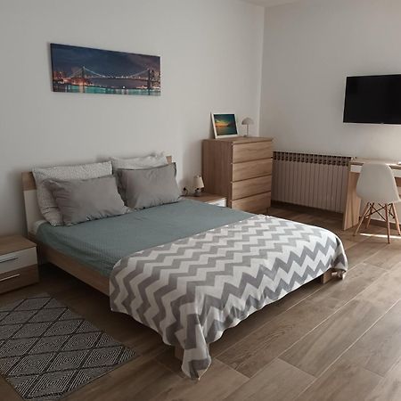 Studio Apartman Dori Pula Exterior photo